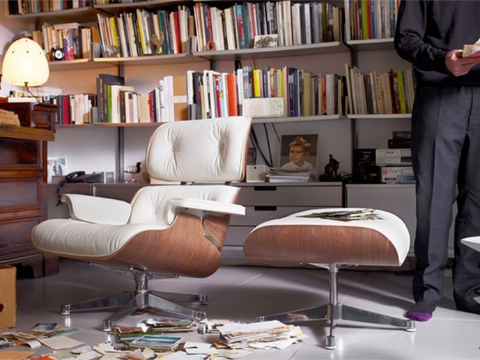 Eames Lounge Chair and Ottoman Poltrona da Vitra com pele branca 