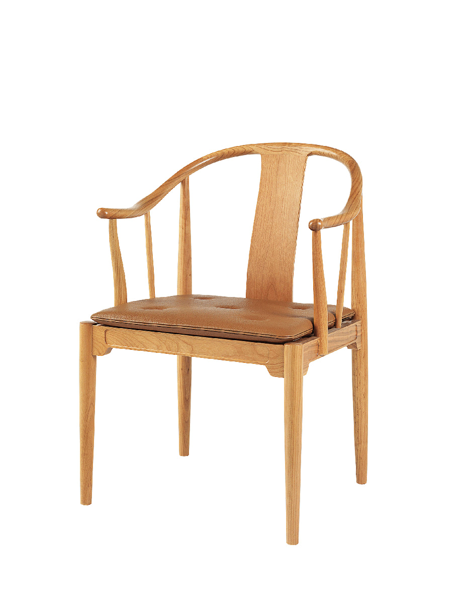 Cadeira com braços de madeira Fritz hansen China chair